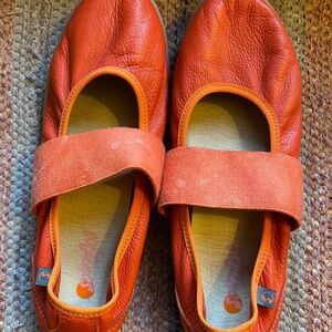 Softinos brand orange-y pink ballet/mary jane style shoes